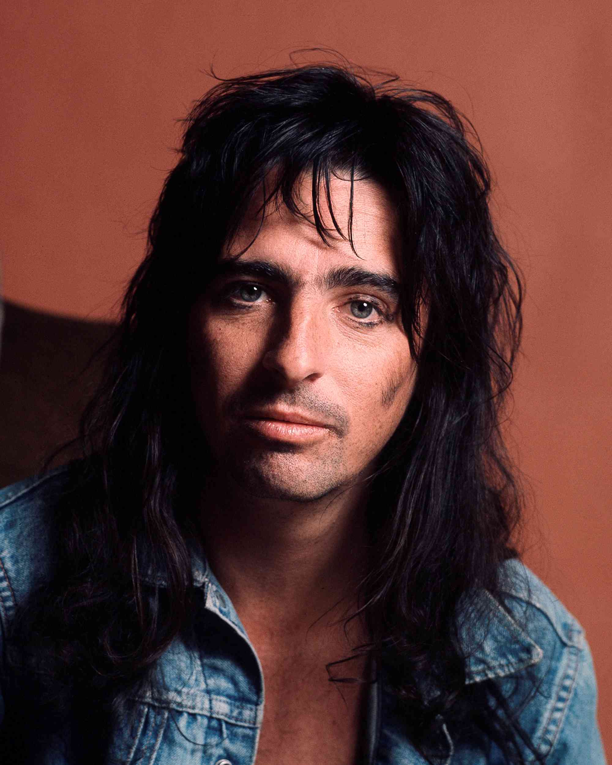 Portrait of American rock singer Alice Cooper in London, England in March 1974.