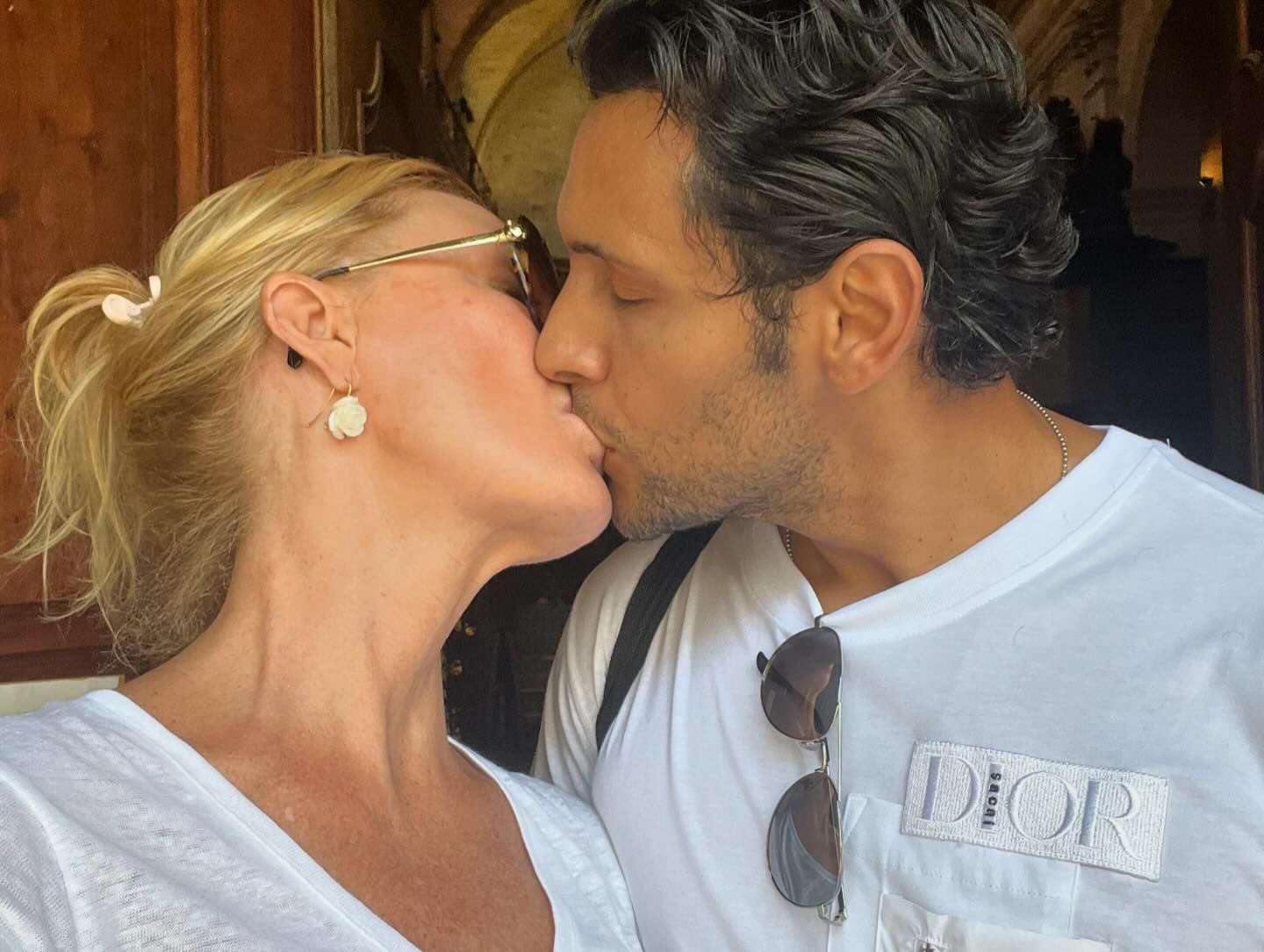 Sandra Lee Celebrates 58th Birthday with Series of Kissing Selfies With Boyfriend Ben Youcef