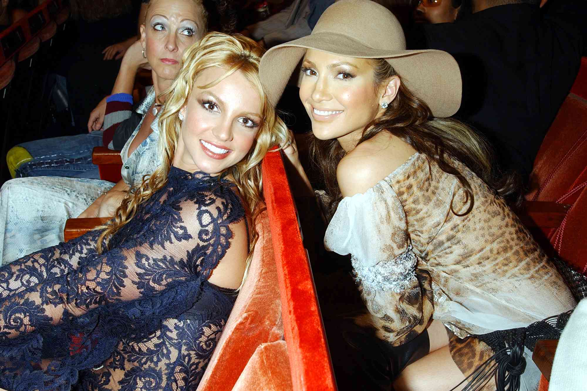 Britney Spears and Jennifer Lopez 2001 MTV Video Music Awards