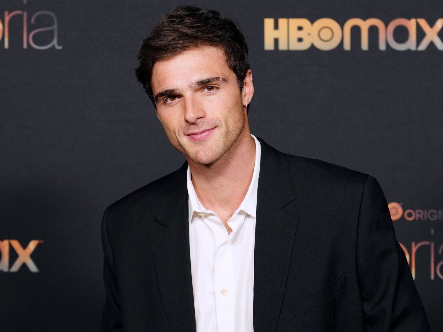 Jacob Elordi attends HBO's "Euphoria" Season 2 Photo Call at Goya Studios on January 05, 2022 in Los Angeles, California