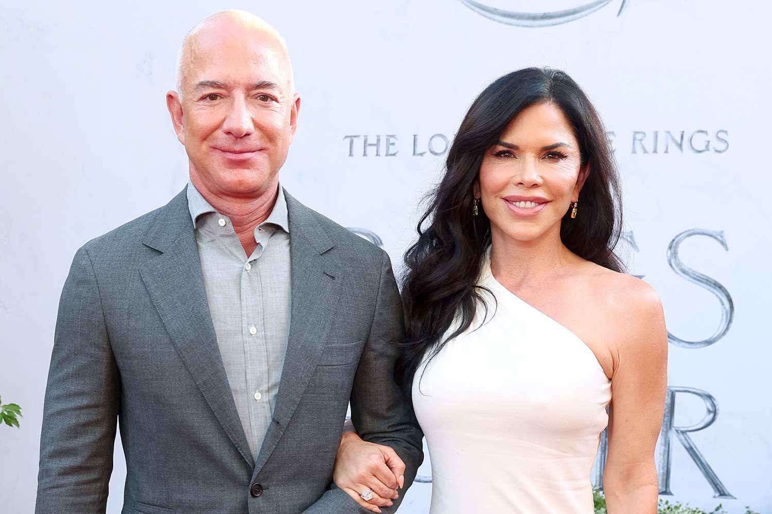 Lauren Sanchez and Jeff Bezos, Founder and Executive Chairman of Amazon attend "The Lord Of The Rings: The Rings Of Power" Los Angeles Red Carpet Premiere & Screening