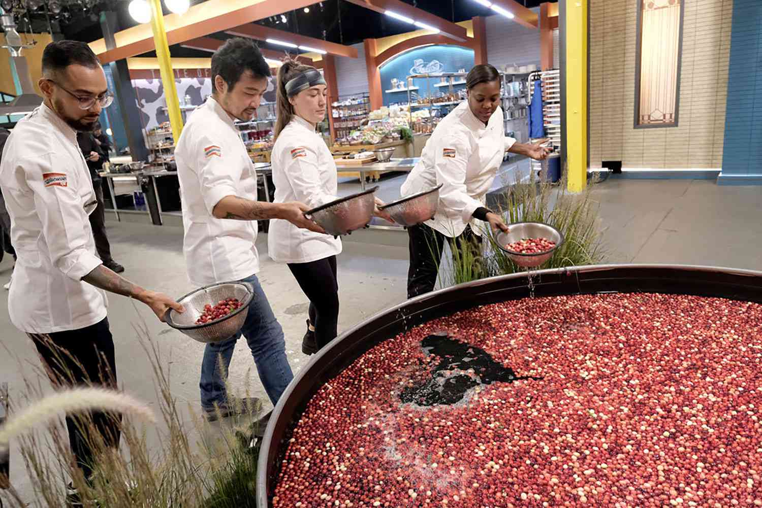 TOP CHEF -- "The Good Land" Episode 2109 -- Pictured: (l-r) Danny Garcia, Soo Ahn, Savannah Miller, Michelle Wallace --