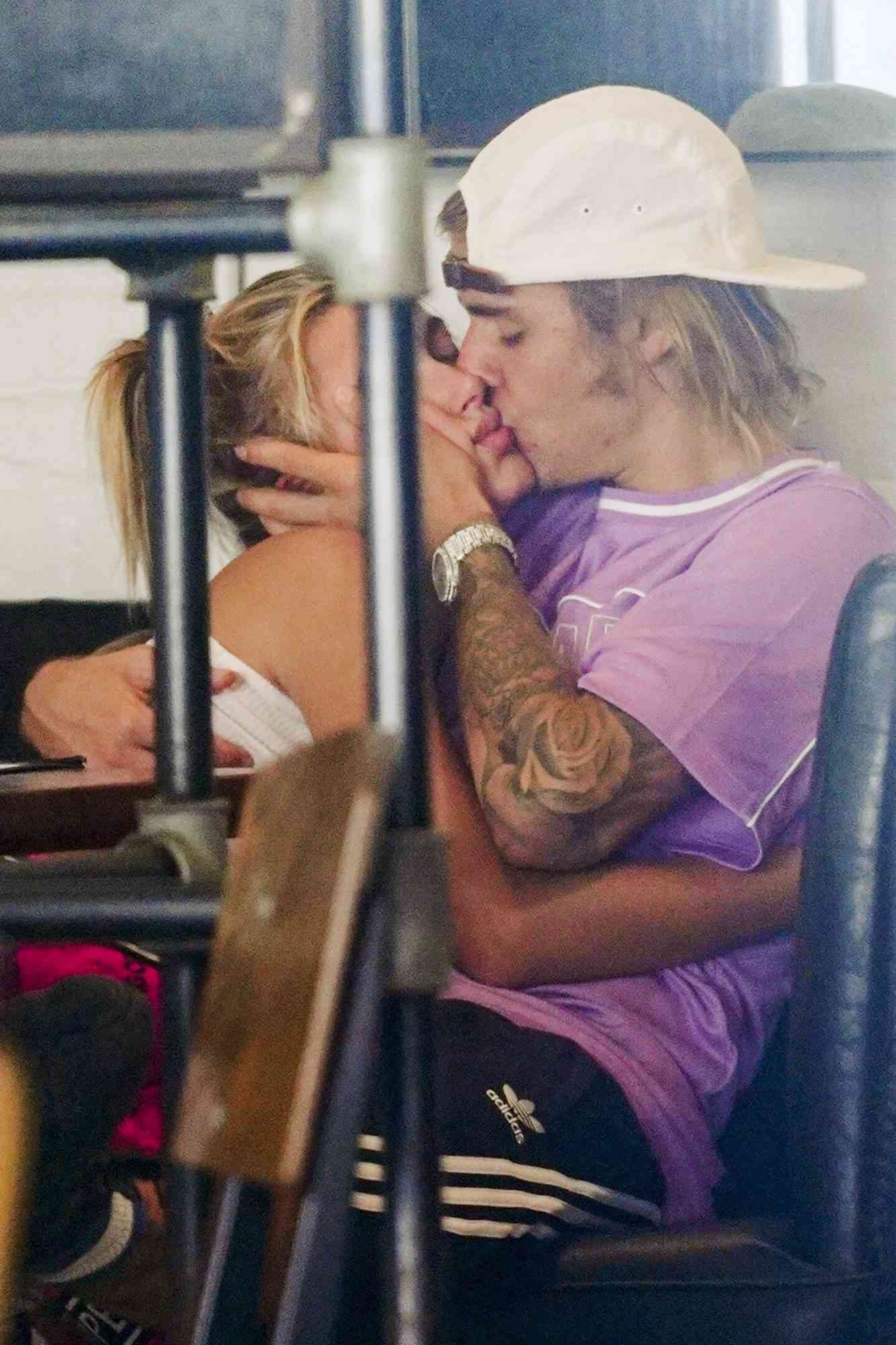 EXCLUSIVE: Justin Bieber And Hailey Baldwin Make Out For Over 20 Mins At A Cafe In Brooklyn