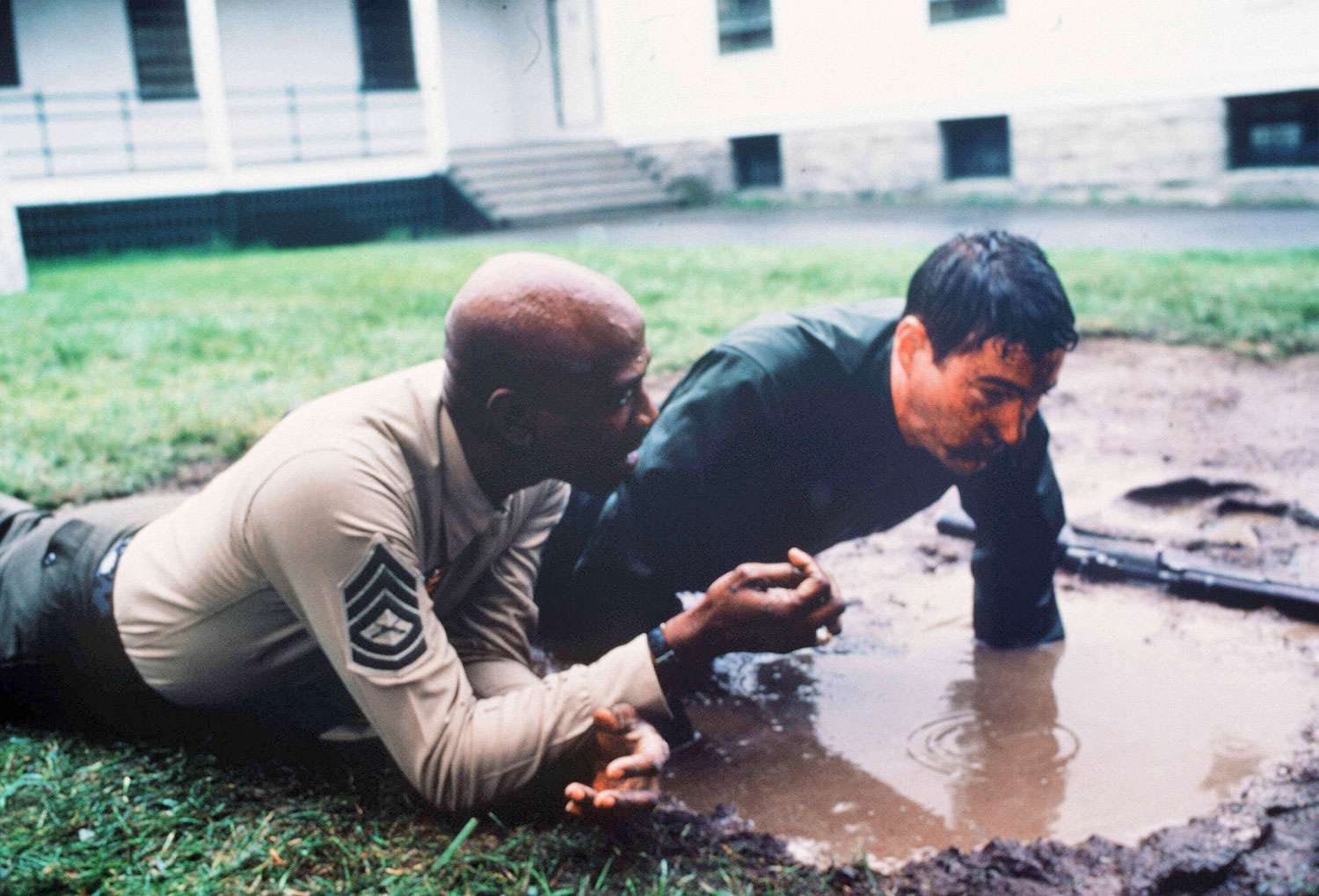 Editorial use only. No book cover usage. Mandatory Credit: Photo by Paramount/Kobal/Shutterstock (5883855g) Louis Gossett Jr, Richard Gere An Officer and A Gentleman - 1982 Director: Taylor Hackford Paramount USA Scene Still Comedy/Drama Officier et Gentleman