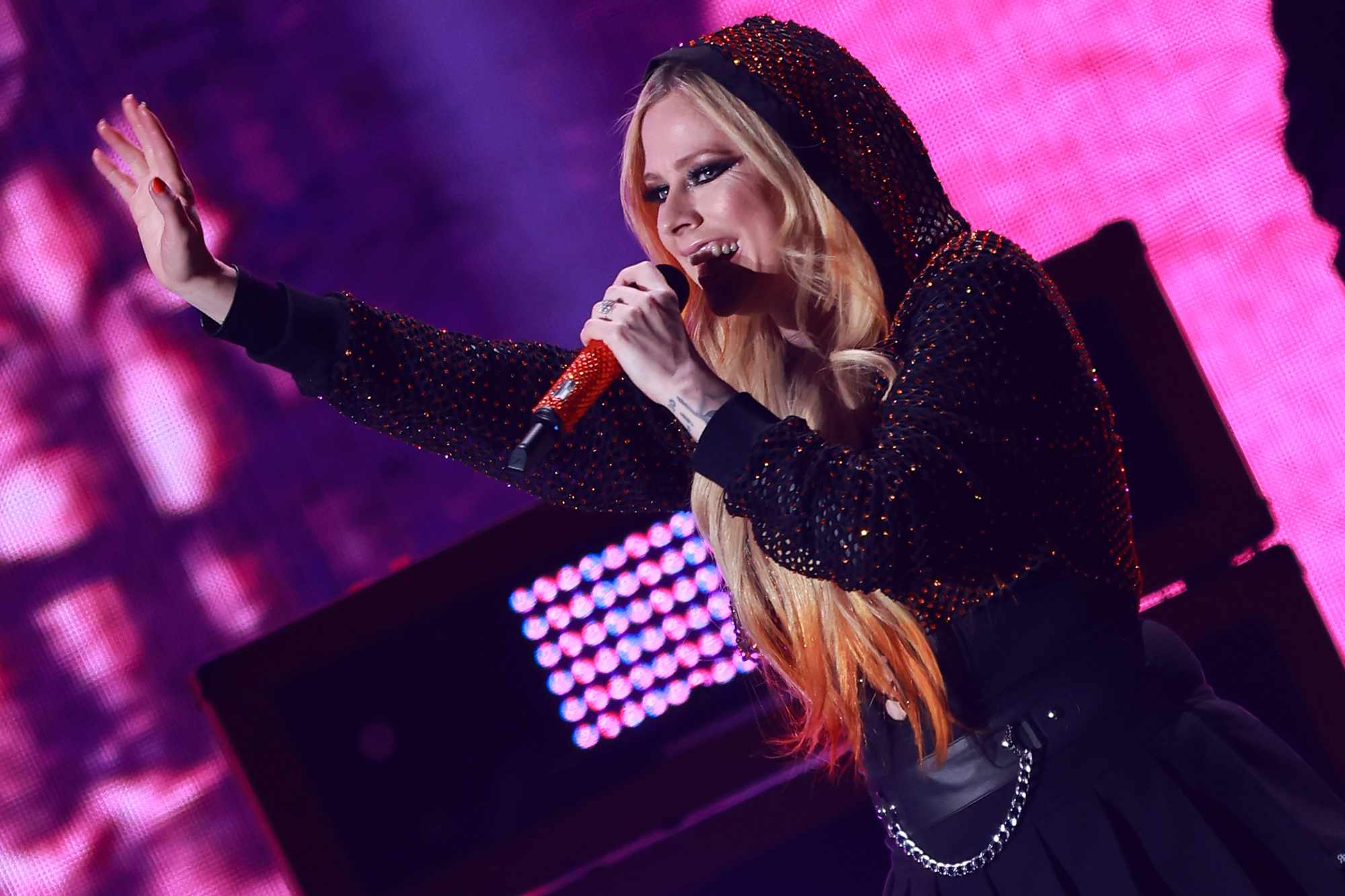 Avril Lavigne performs at the iHeartRadio Music Festival at T-Mobile Arena on September 24, 2022 in Las Vegas, Nevada.