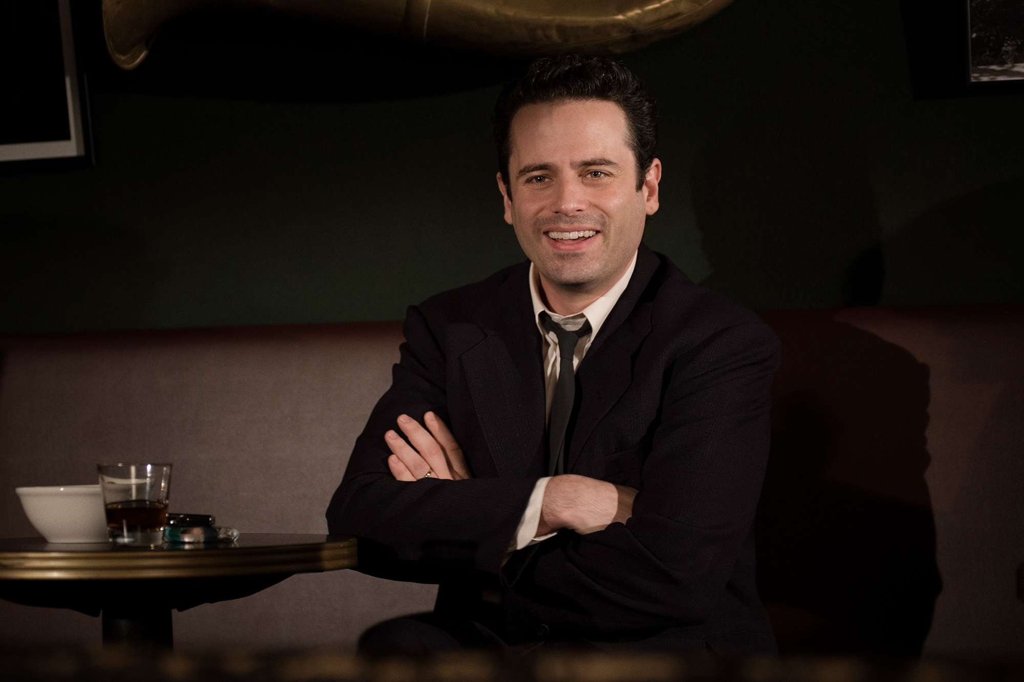 Luke Kirby (Lenny Bruce) in The Marvelous Mrs. Maisel - Episode 103