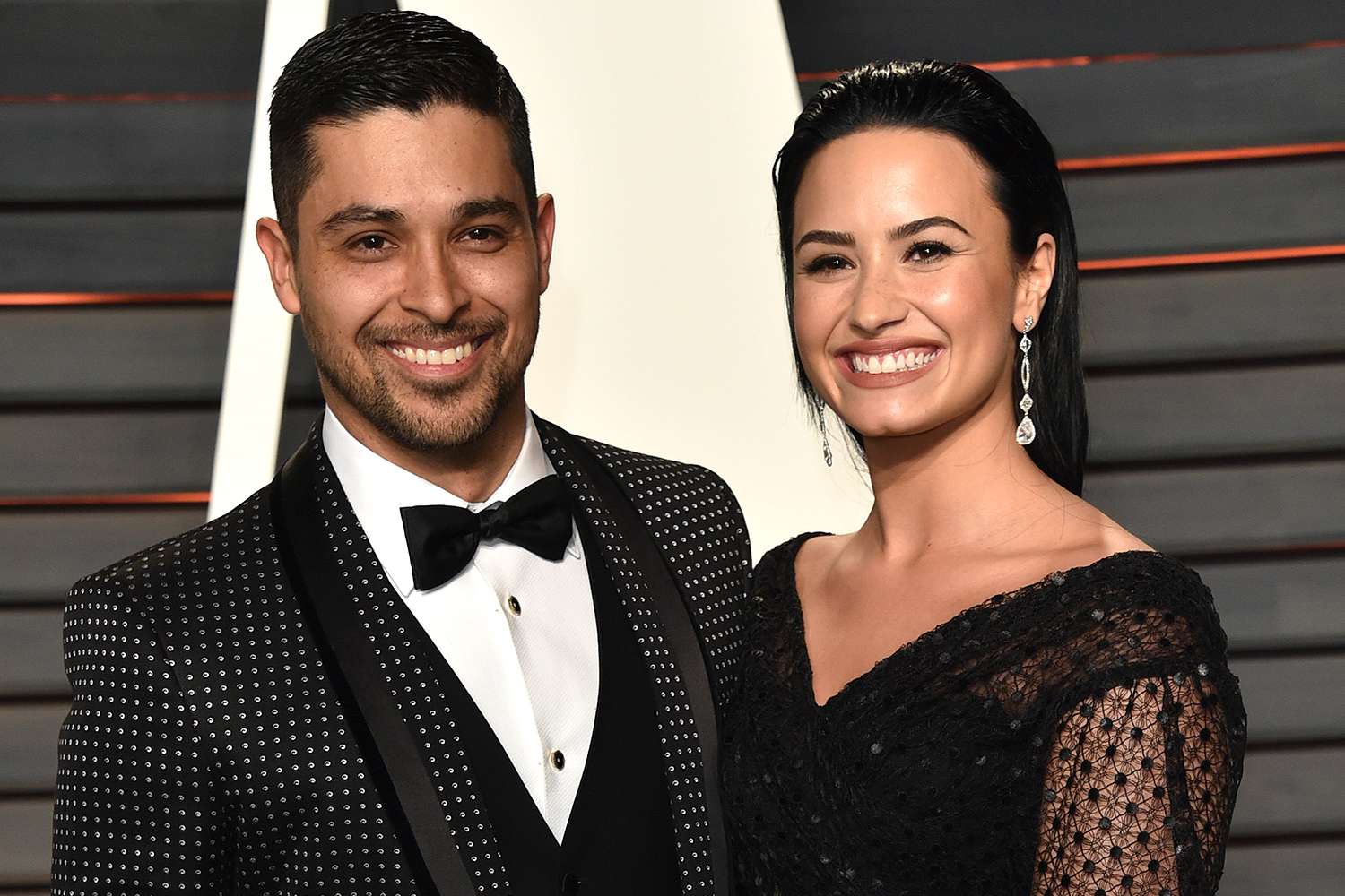 Actor Wilmer Valderrama (L) and singer Demi Lovato arrive at the 2016 Vanity Fair Oscar Party Hosted By Graydon Carter at Wallis Annenberg Center for the Performing Arts on February 28, 2016 in Beverly Hills, California.