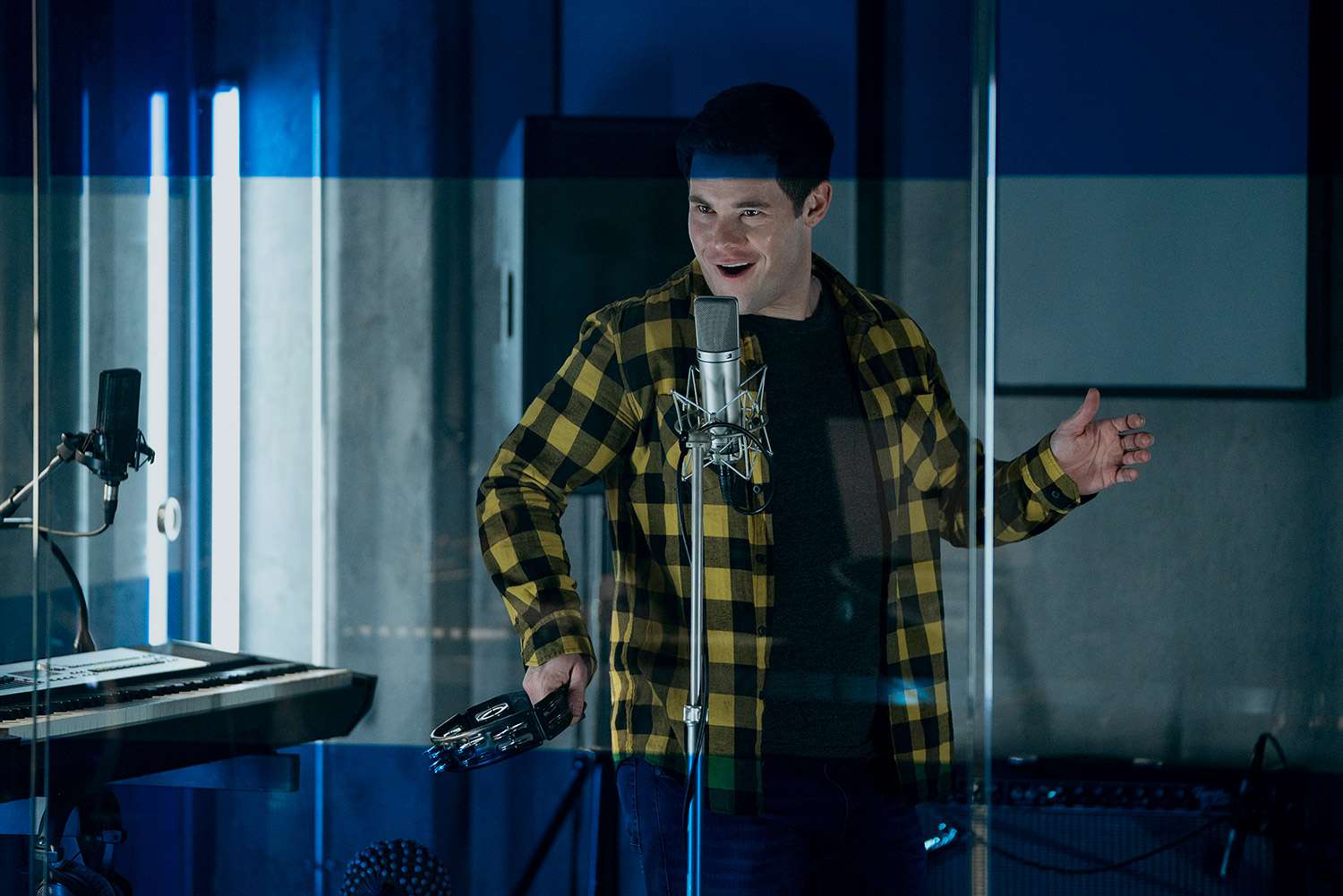 PITCH PERFECT: BUMPER IN BERLIN -- “Torschlusspanik” Episode 102 -- Pictured: Adam Devine as Bumper Allen -- (Photo by: Julia Terjung/Peacock)