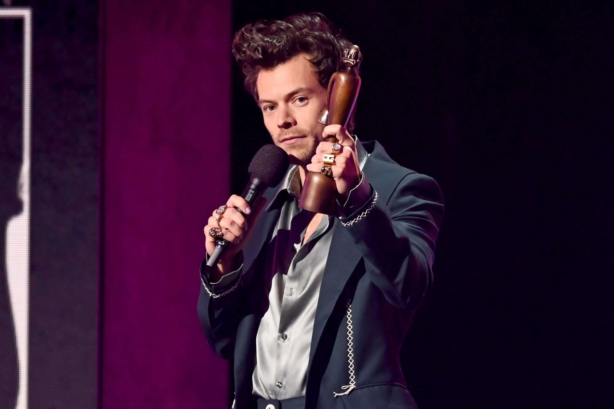 LONDON, ENGLAND - FEBRUARY 11: (EDITORIAL USE ONLY) Harry Styles, winner of the Artist Of The Year award on stage during The BRIT Awards 2023 at The O2 Arena on February 11, 2023 in London, England. (Photo by Dave J Hogan/Getty Images)