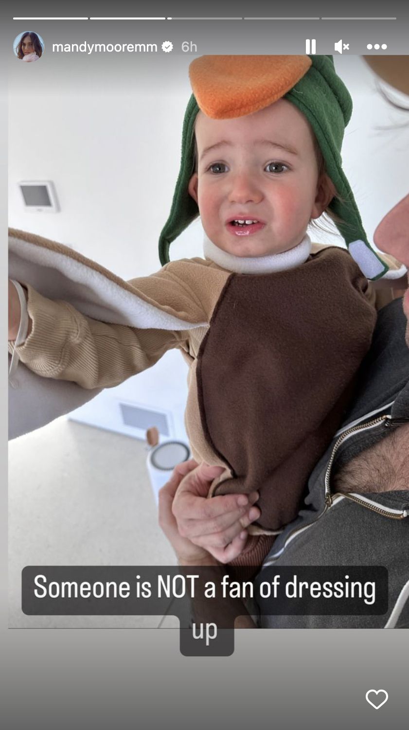 Mandy Moore Shares Sweet Photo of Baby Gus in Halloween Costume Hi! Can I get a tout and full photo of this photo posted on Mandy Moore's Instagram Story? https://www.instagram.com/stories/mandymooremm/2961344565600410299/