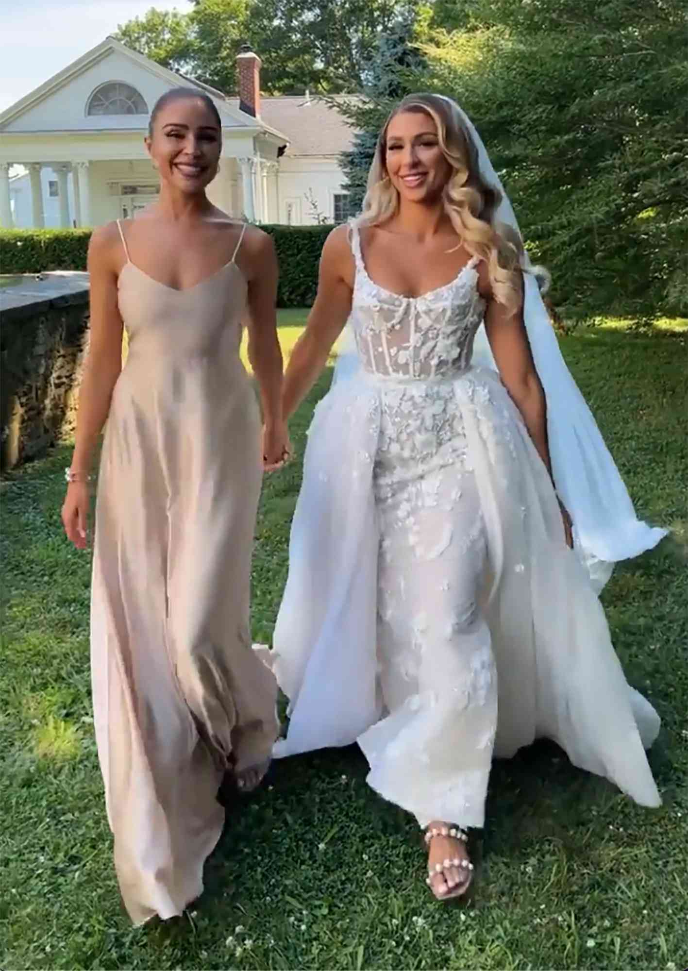 Olivia Frances Culpo. Celeb bridesmaids. https://www.instagram.com/p/Cf36rHtj7vK/ .