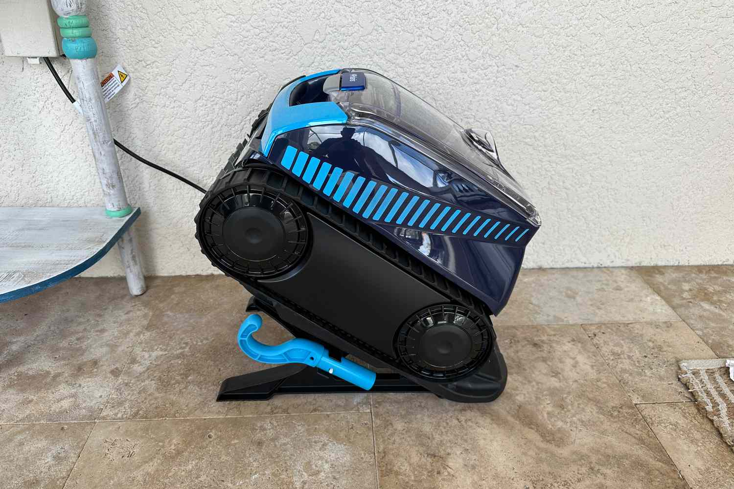 The Polaris Freedom Cordless Robotic Pool Cleaner charges before use