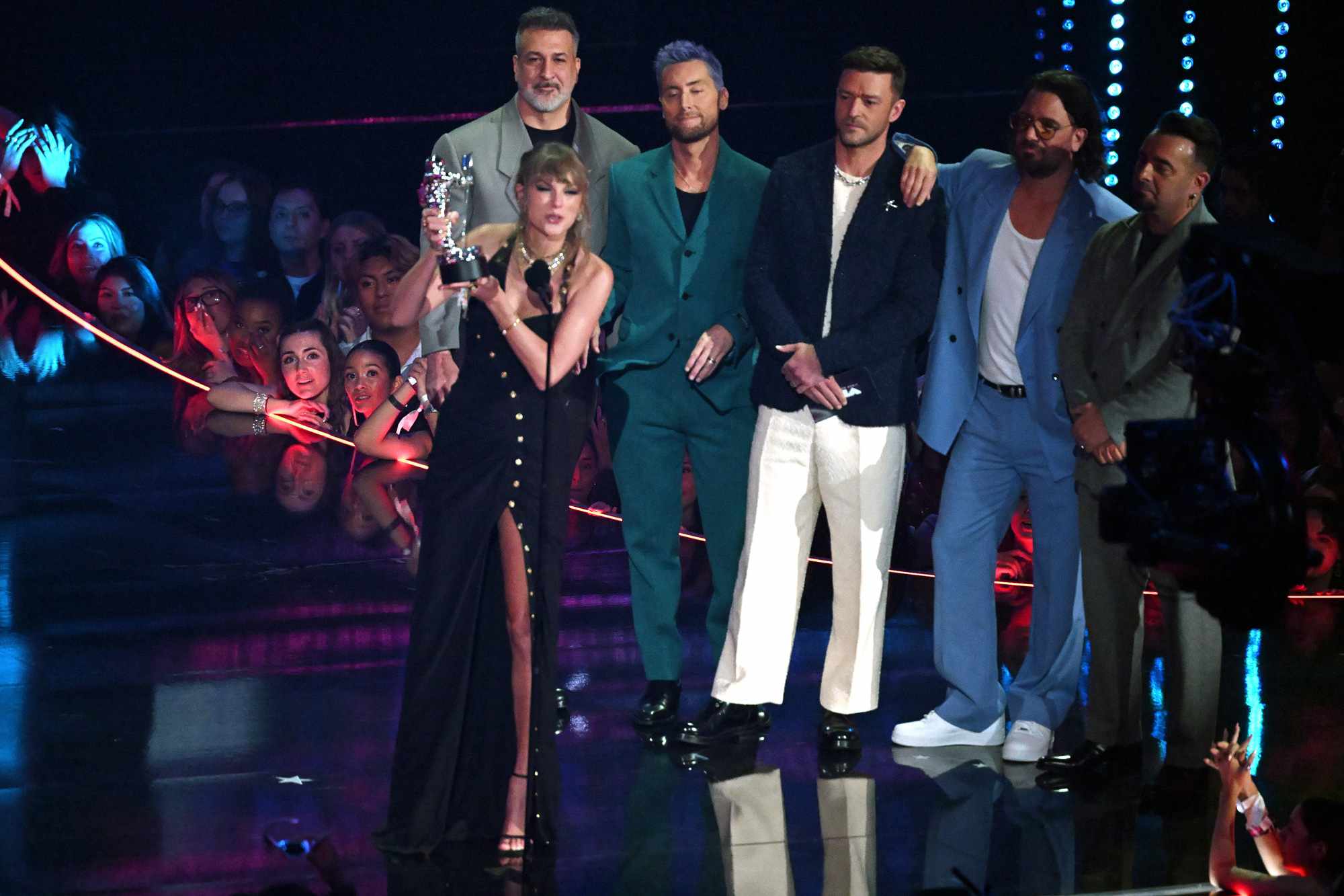US singer-songwriter Taylor Swift accepts the award for Best Pop Video