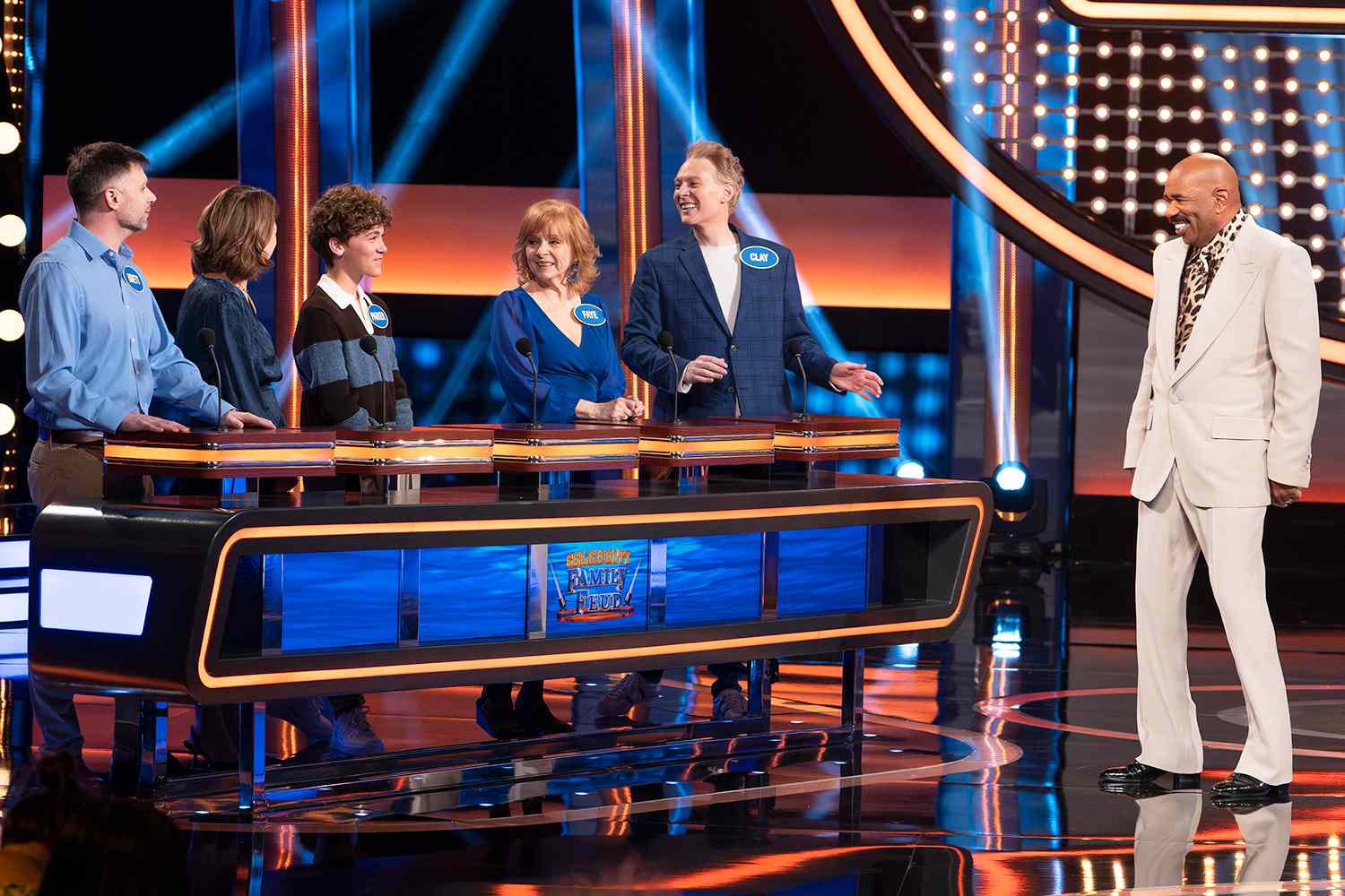 CELEBRITY FAMILY FEUD: BRETT PARKER, JAYMES FOSTER, PARKER AIKEN, FAYE PARKER, CLAY AIKEN, STEVE HARVEY — David Foster & Katharine McPhee vs Clay Aiken