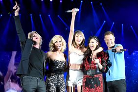 Recording artist Taylor Swift performs with the band Little Big Town during The 1989 World Tour live at Heinz Field on June 6, 2015 in Pittsburgh, Pennsylvania. 