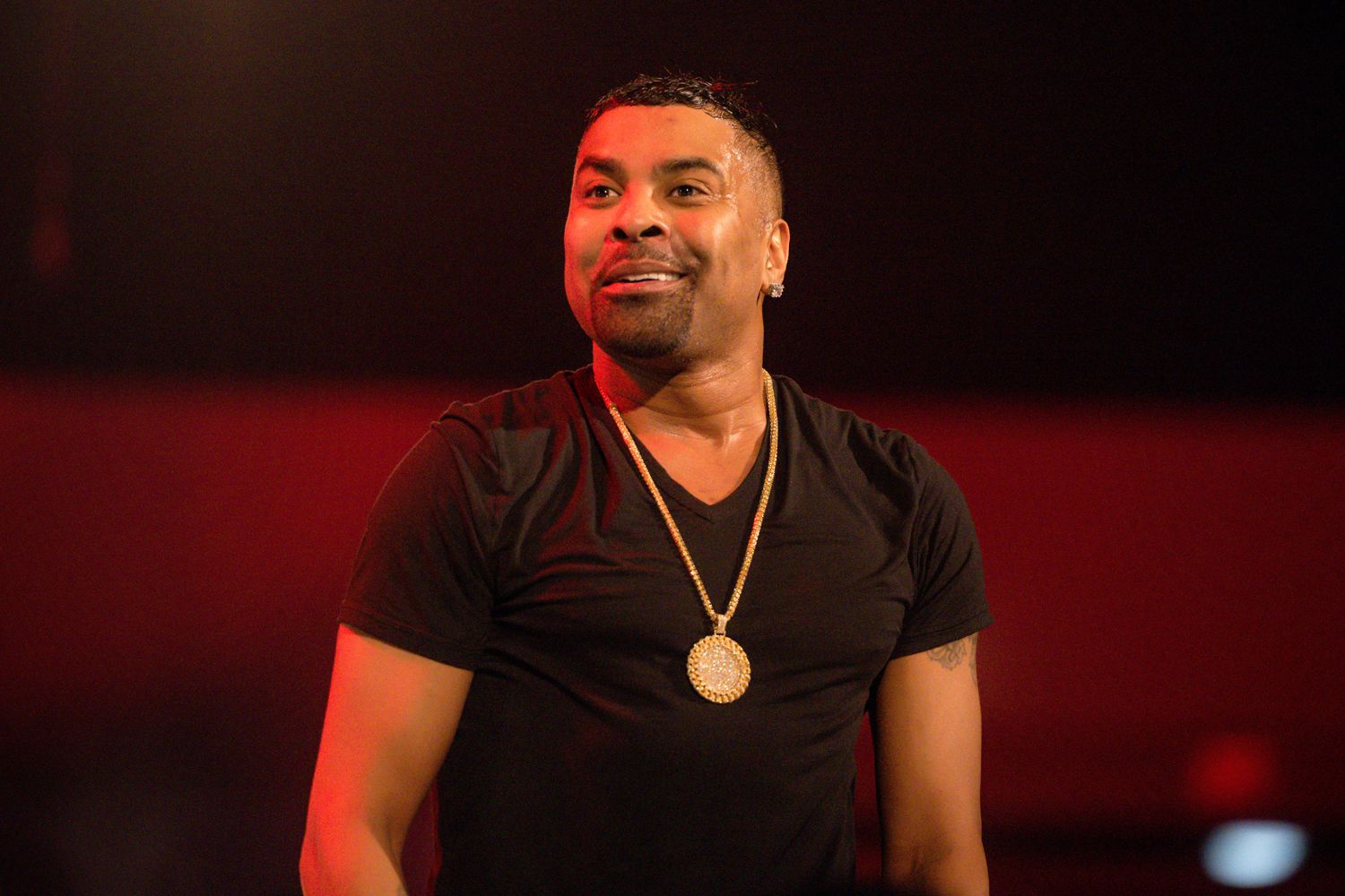 Ginuwine performs on stage at Arena Theatre on December 10, 2022 in Houston, Texas.