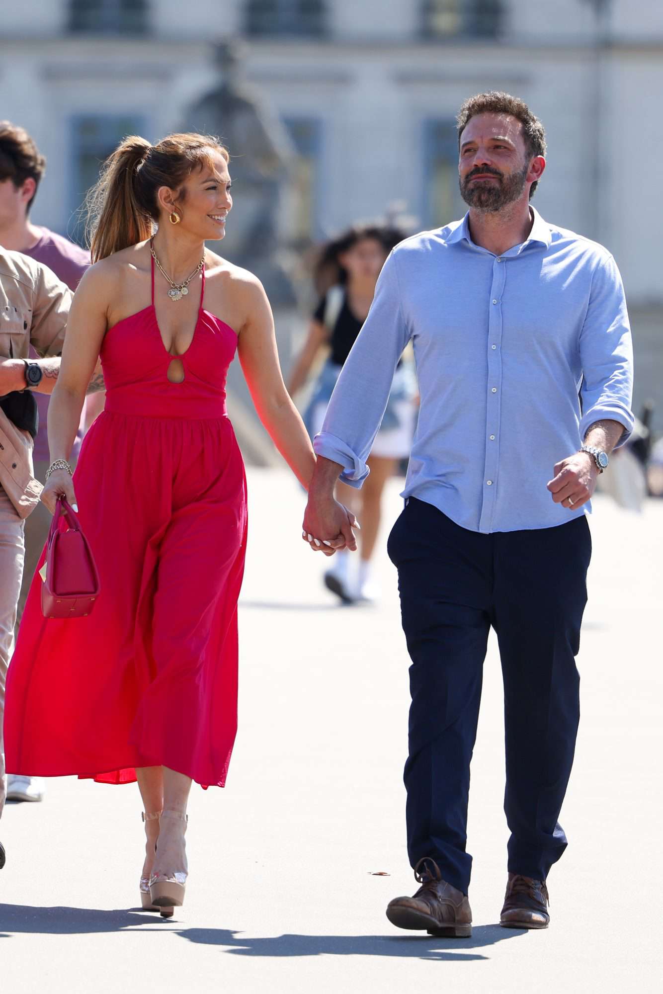 PARIS, FRANCE - JULY 24: Jennifer Lopez and Ben Affleck are seen strolling near the Louvre Museum on July 24, 2022 in Paris, France. (Photo by Pierre Suu/GC Images)