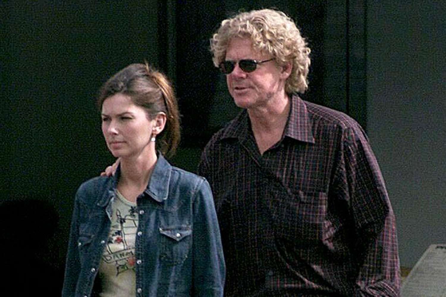 SHANIA TWAIN WITH HUSBAND MUTT LANGE IN AUCKLAND, NEW ZEALND - 30 MAR 2003