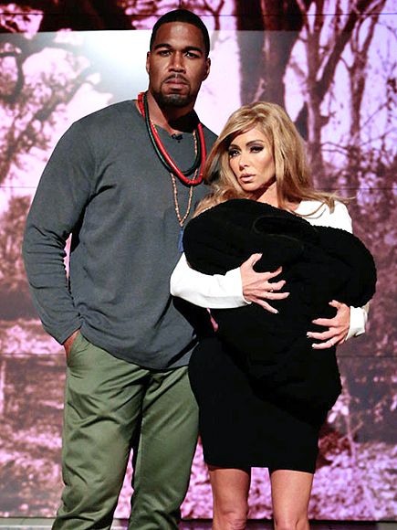 KELLY RIPA & MICHAEL STRAHAN AS KIM & KANYE