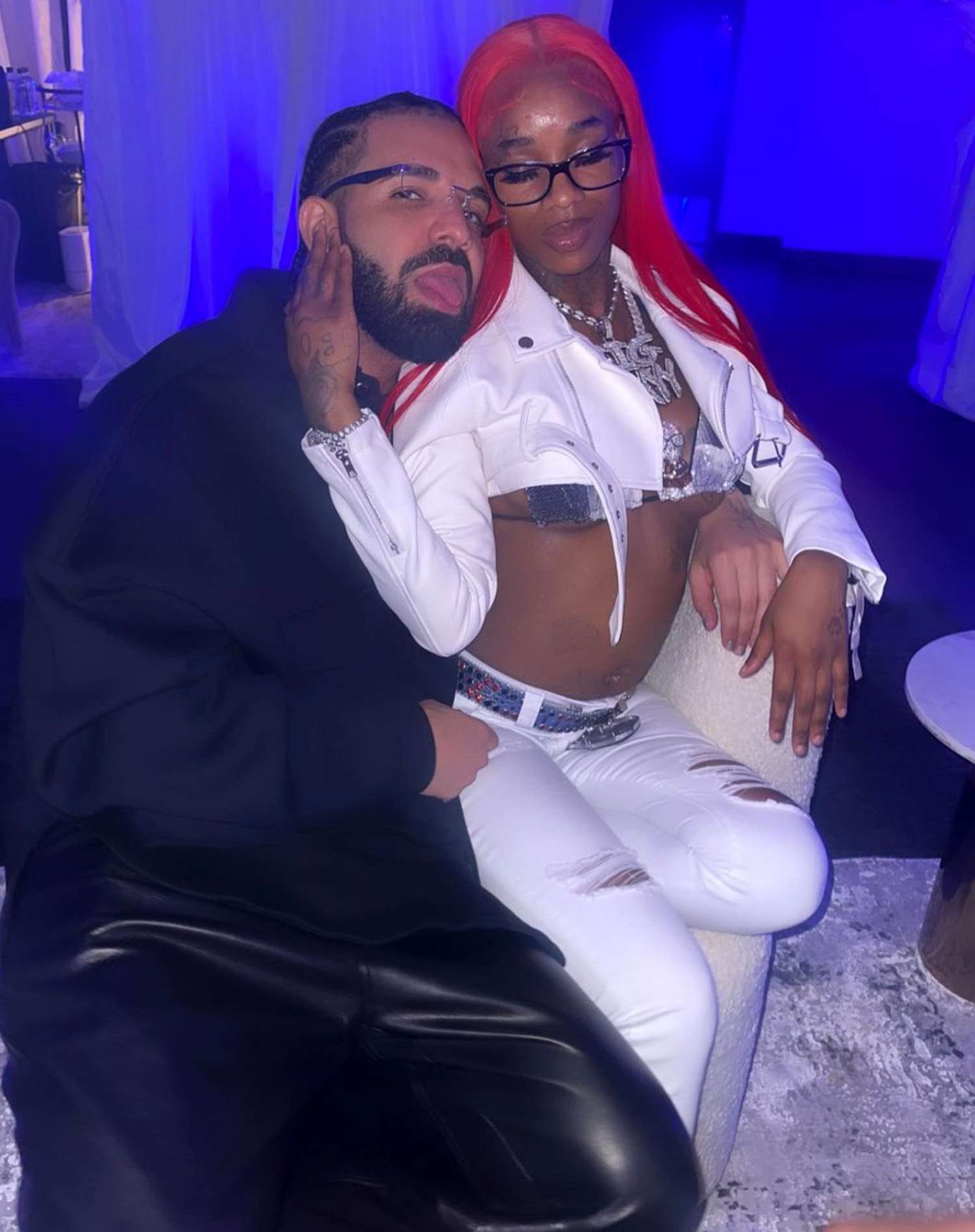 Drake Cozies Up to Rapper Sexxy Redd in Backstage Photo: 'Just Met My Rightful Wife'