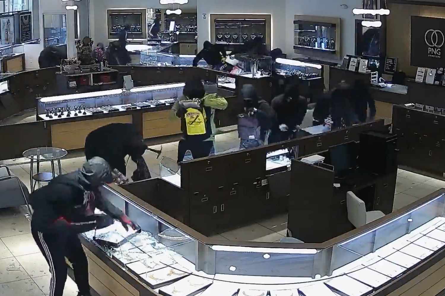 Mass Smash-and-Grab Robbery of California Jewelry Store