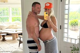 Pregnant Taylor Niesen Poses in 'Mom and Dad' Mirror Photo with Husband Liev Schreiber