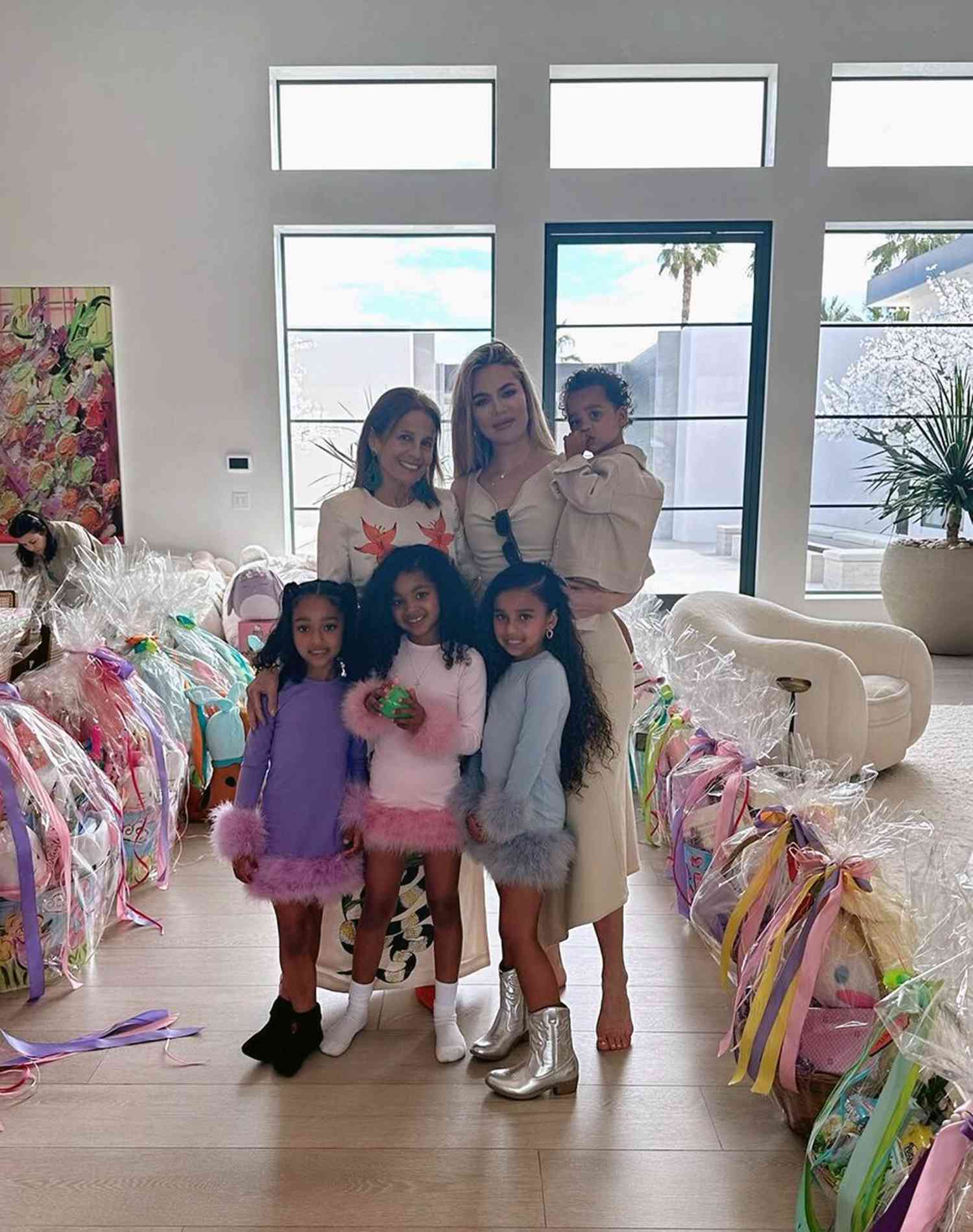 Khloe Kardashian Enjoys Her Easter with Kids