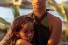 natalie-wood-with-her-daughter-natasha-gregson-wagner-in-hawaii-1978-_0_preview copy