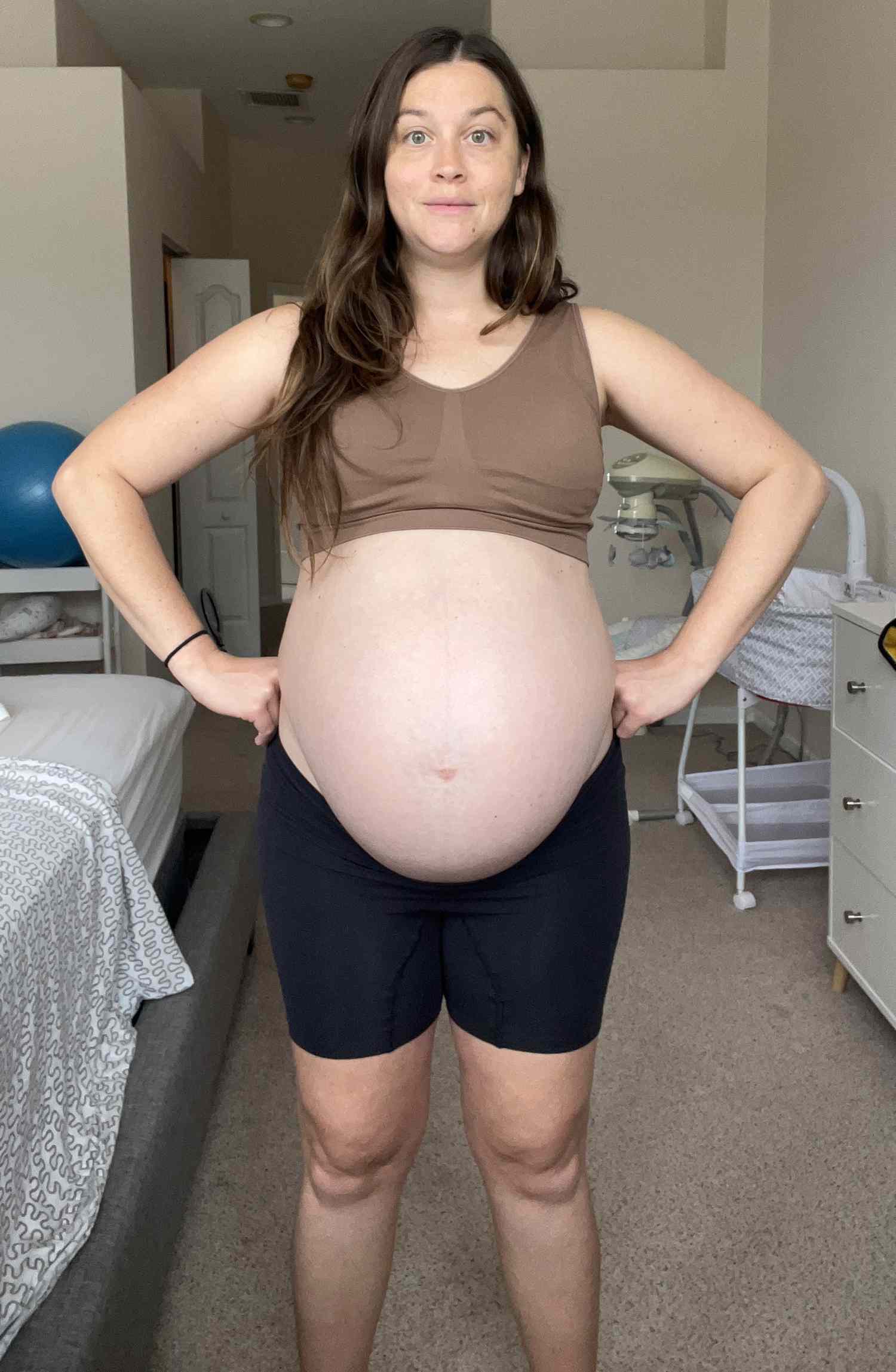 Jenna Chipps - Woman documents pregnancy weight gain