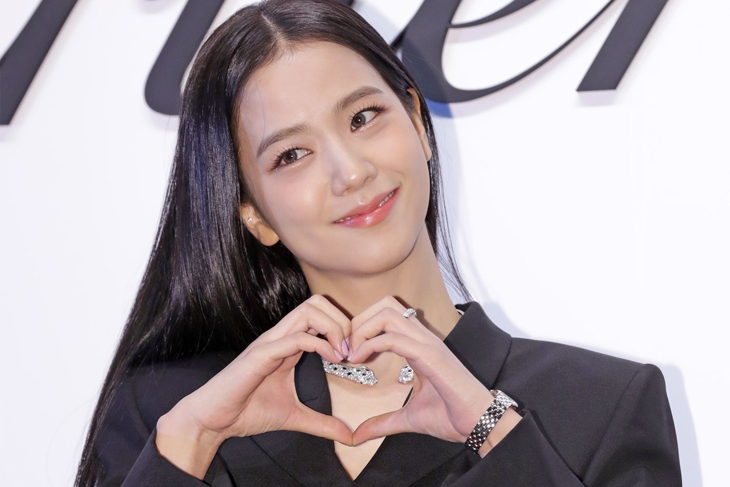 SEOUL, SOUTH KOREA - OCTOBER 06: Jisoo of South Korean girl group BLACKPINK attends a photocall for 'Cartier Masion Cheongdam' reopening party on October 06, 2022 in Seoul, South Korea. (Photo by Han Myung-Gu/WireImage)