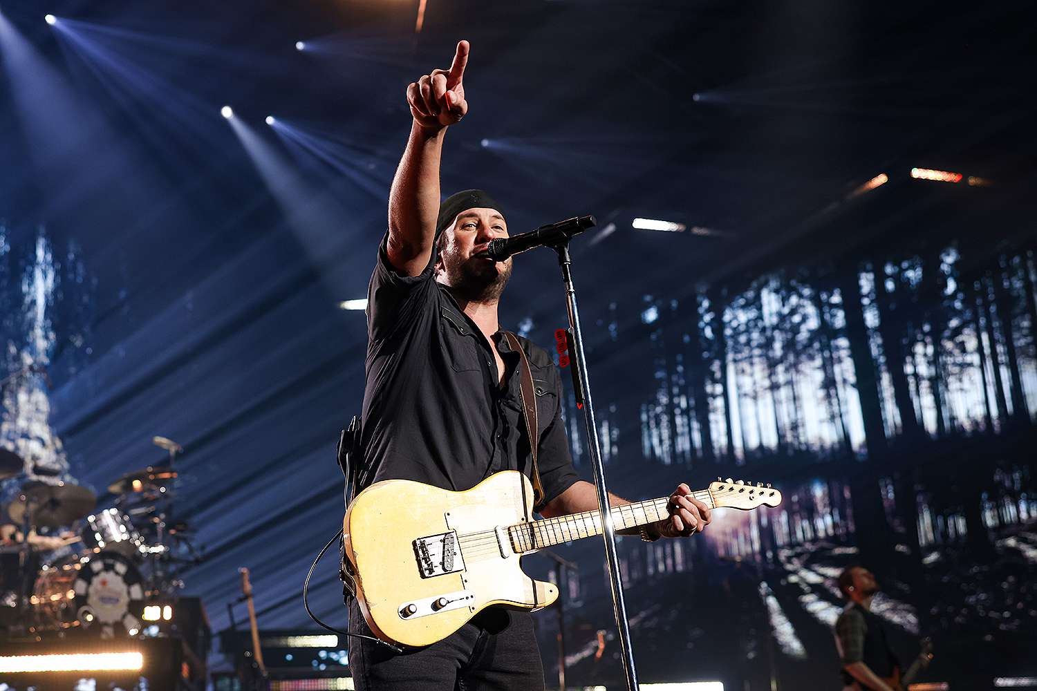 Luke Bryan Finishes Two-Year Vegas Residency: âSomehow I Have Survived Las Vegasâ