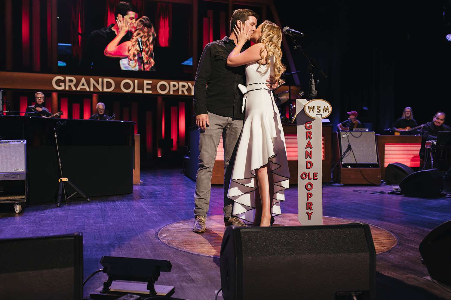 Lauren Alaina engaged