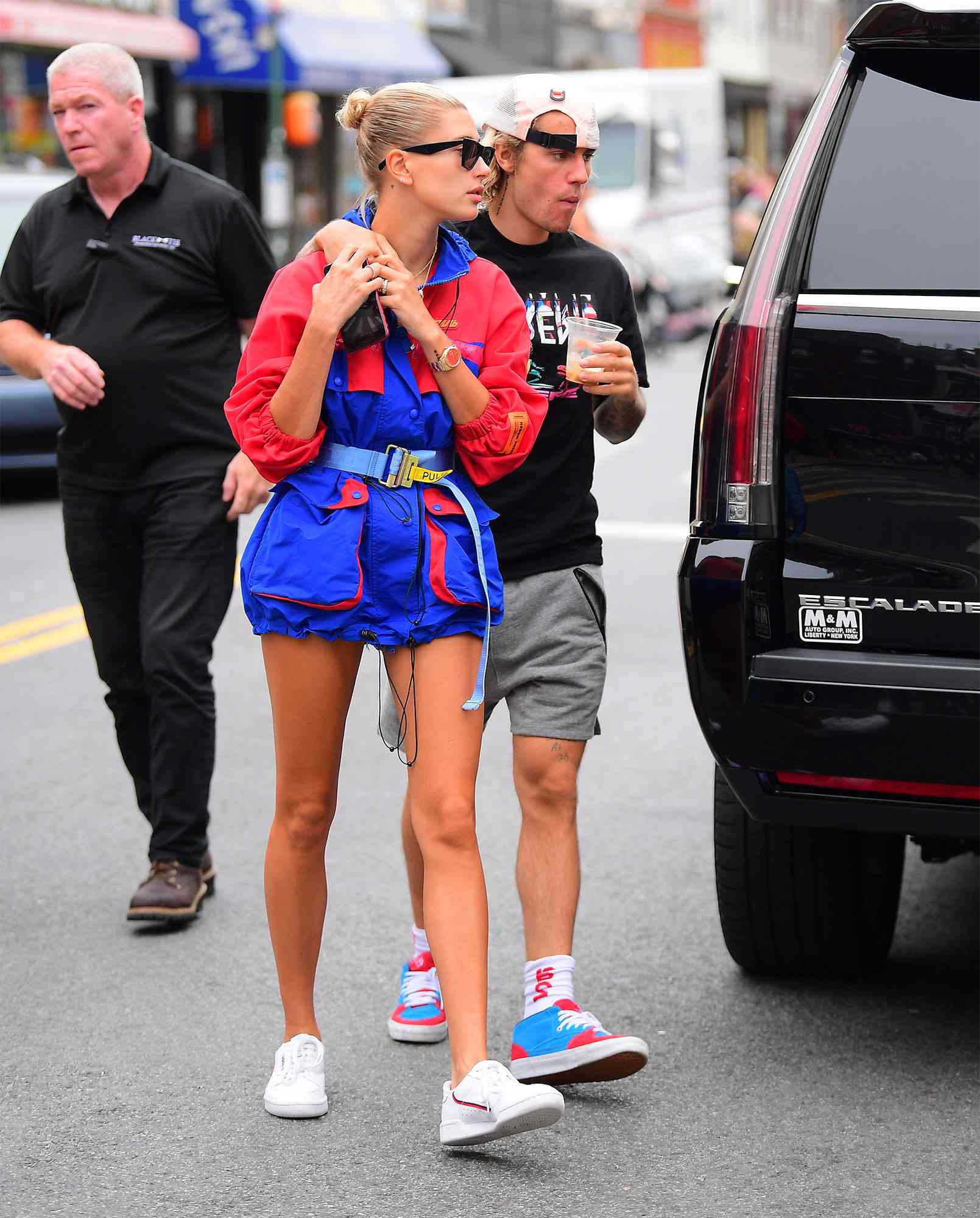 Justin Bieber And Hailey Baldwin Share A Kiss As They Grab Breakfast At A Famous Brooklyn Deli In Brooklyn