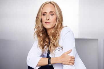 Grey's Anatomy stars Kim Raver as Teddy Altman.