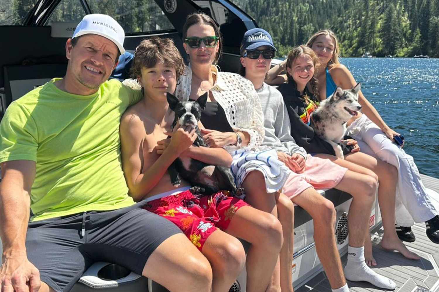  and Kids Celebrate Wife Rhea's 45th Birthday in Family Boat Outing: '45 Is Giving'