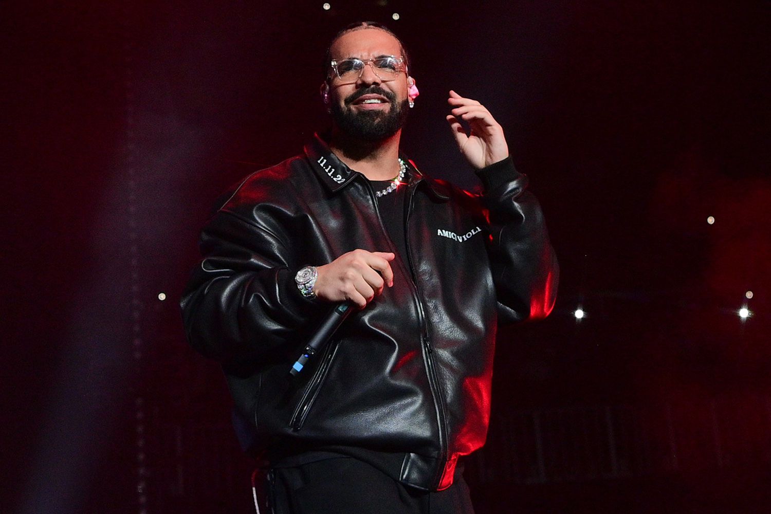 Drake performs onstage during "Lil Baby & Friends Birthday Celebration Concert" 