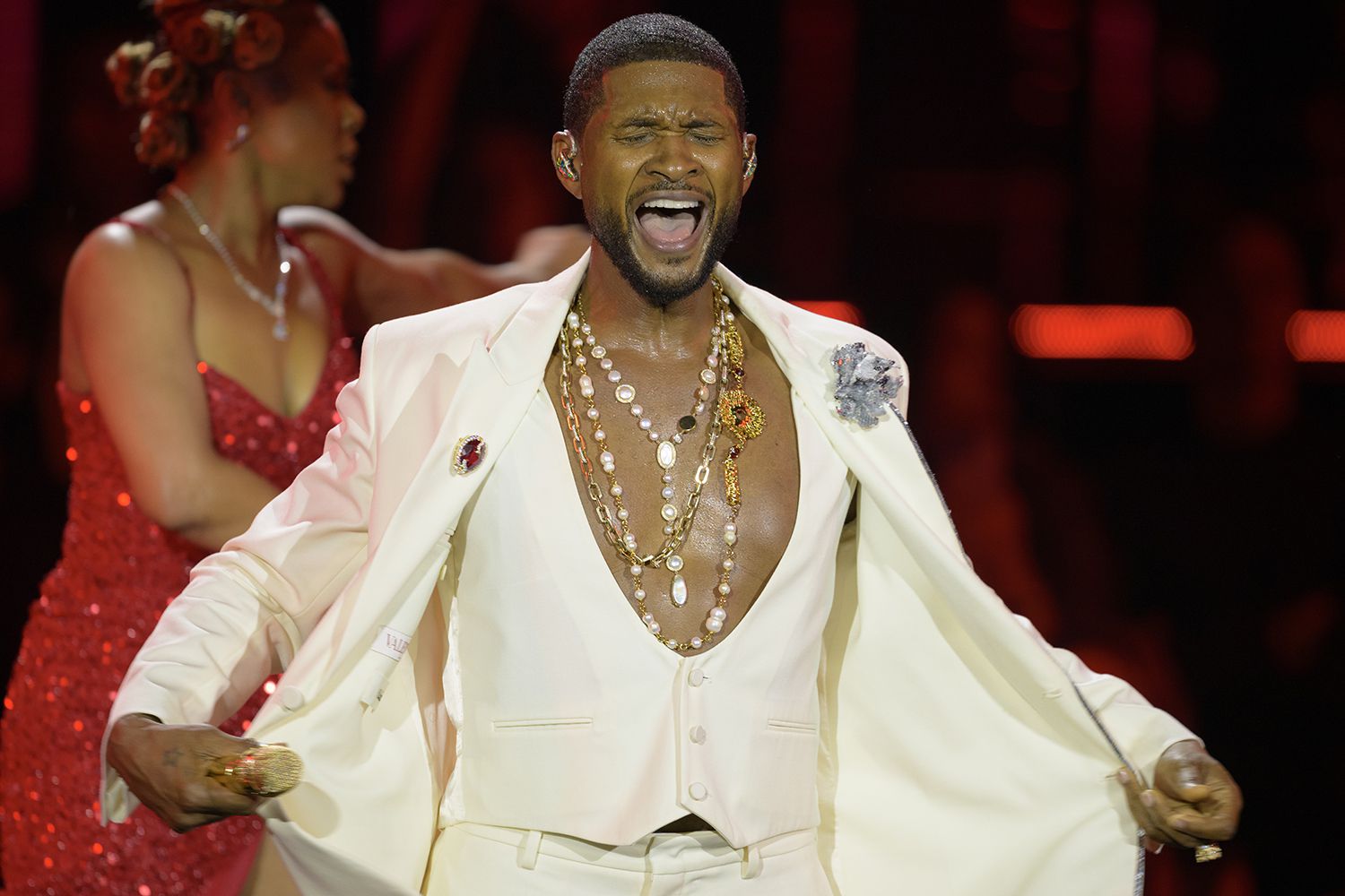 Usher performs Paris 09 25 23