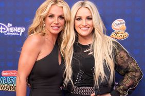 BRITNEY SPEARS, JAMIE LYNN SPEARS at the THE 2017 RADIO DISNEY MUSIC AWARDS