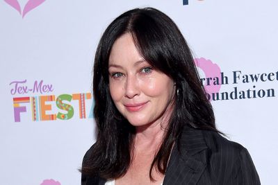 Shannen Doherty walks the carpet at the Farrah Fawcett Foundation's 