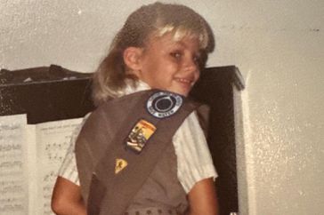 Busy Philipps girl scout picture