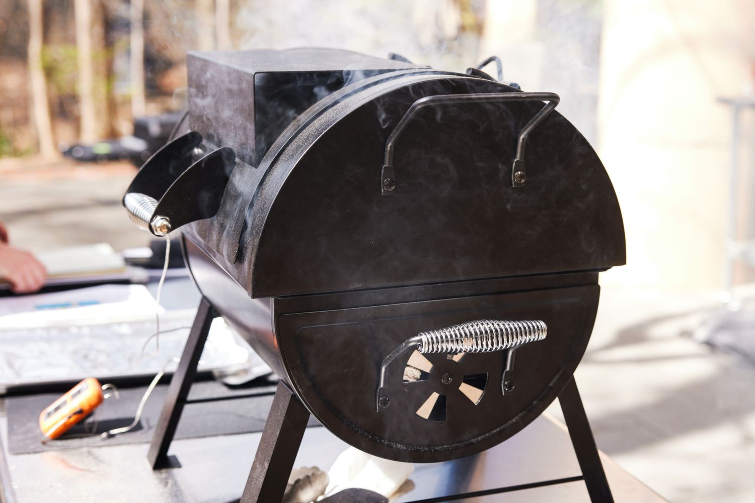 Dyna-Glo Signature Series Portable Tabletop Charcoal Grill 