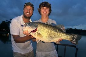 luke bryan son fishing