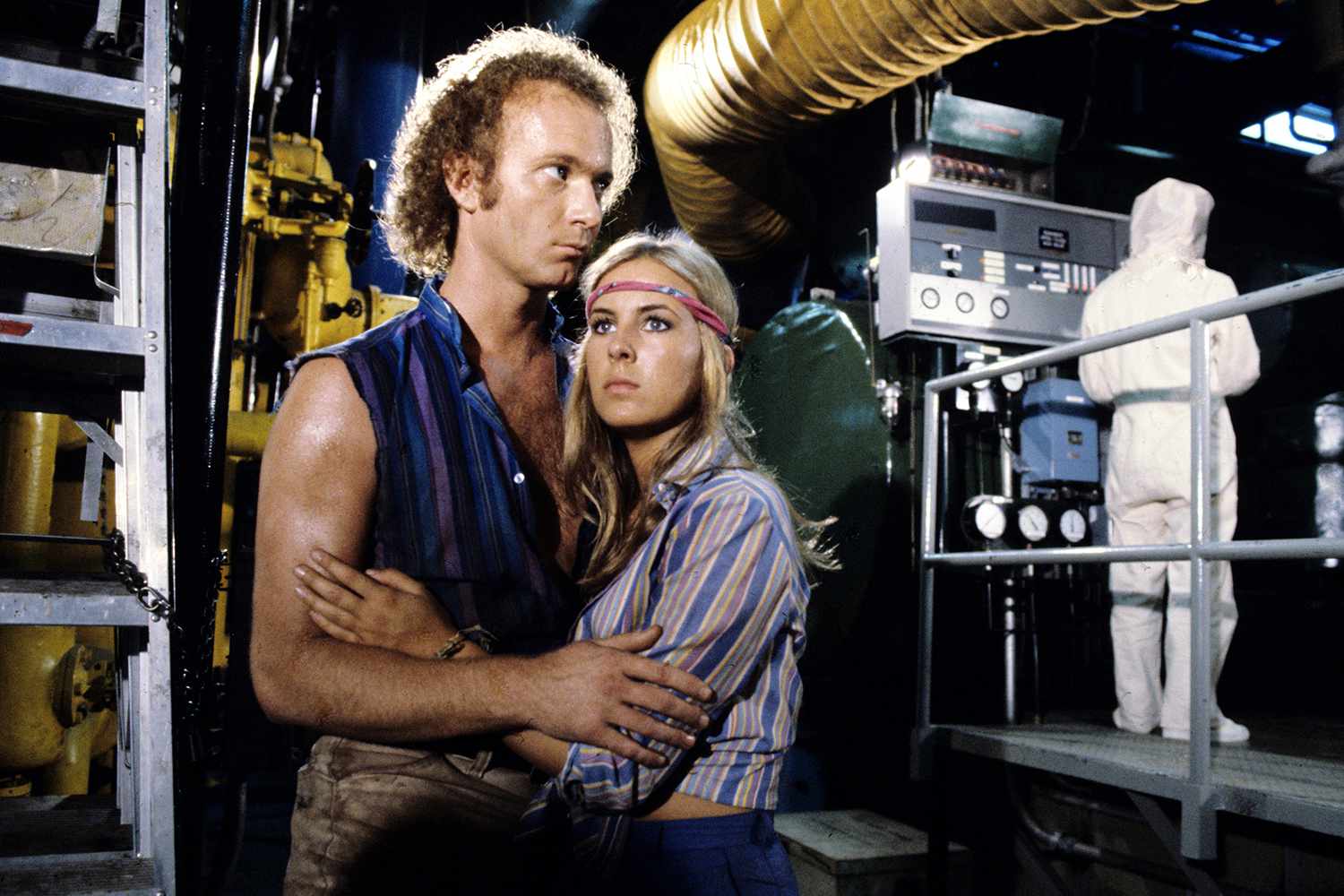 Luke (Anthony Geary) and Laura (Genie Francis) in an underground factory on ABC Daytime's "General Hospital"