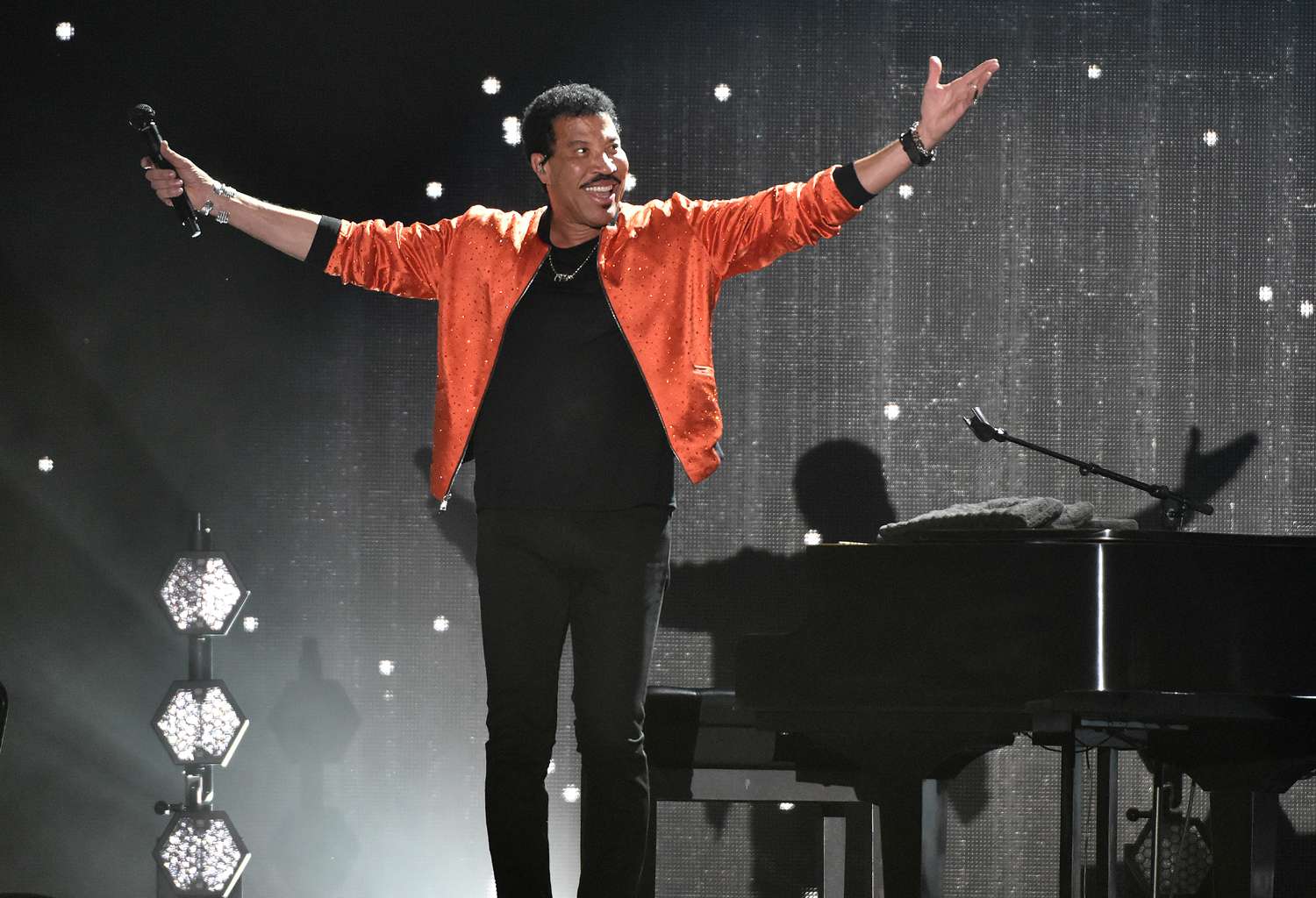 Lionel Richie performs during his "Hello" tour at Lake Tahoe Outdoor Arena At Harveys on August 17, 2019 in Stateline, Nevada.