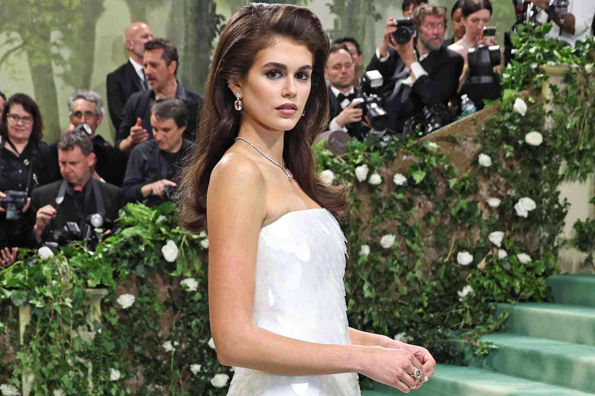  Kaia Gerber attends The 2024 Met Gala 