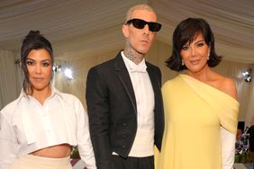  Kourtney Kardashian, Travis Barker, and Kris Jenner arrive at The 2022 Met Gala Celebrating "In America: An Anthology of Fashion" 