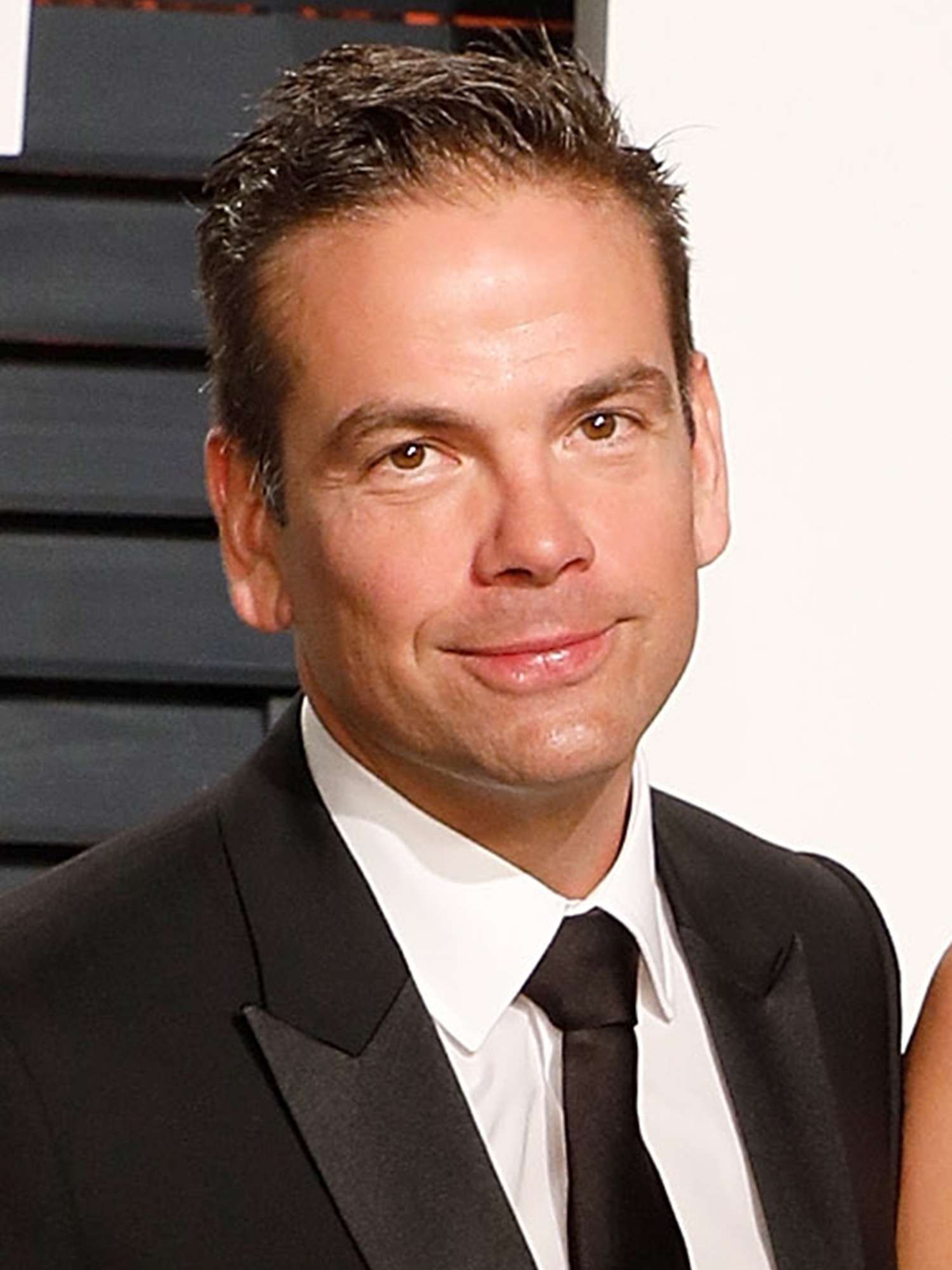 Lachlan Murdoch (L) and Sarah Murdoch attend 2017 Vanity Fair Oscar Party Hosted By Graydon Carter at Wallis Annenberg Center for the Performing Arts on February 26, 2017 in Beverly Hills, California