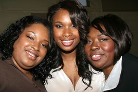 Jennifer Hudson with sister Julia Hudson and mother Darnell Donerson at the 'Dreamgirls' New York Premiere on December 4, 2006. 
