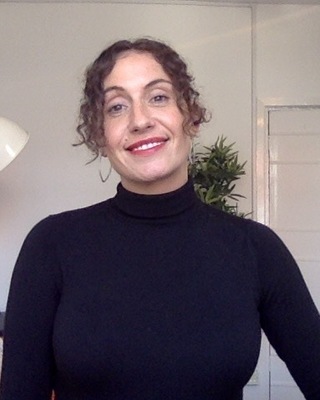 Photo of Leanne Thomas, MBABCP, Psychotherapist