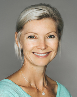 Photo of Yvonne Bullen, MUKCP, Psychotherapist